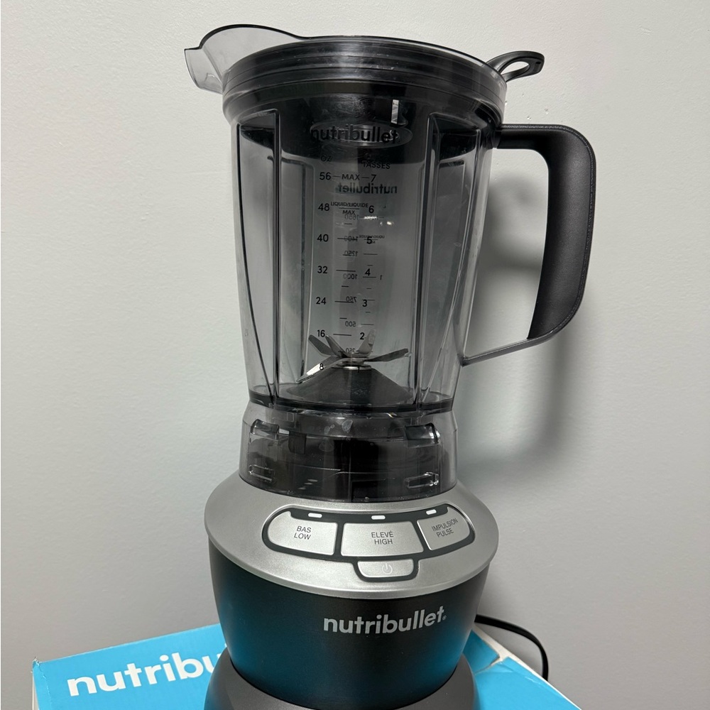 Nutribullet 1000W - like new!